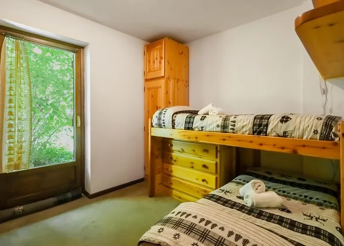 Parcheggio-camino-8pax - Immerso Nella Natura * Courmayeur