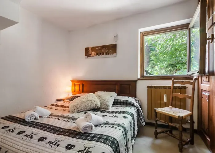 Parcheggio-camino-8pax - Immerso Nella Natura *