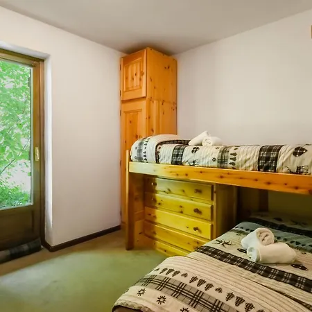 Parcheggio-camino-8pax - Immerso Nella Natura * Курмайор