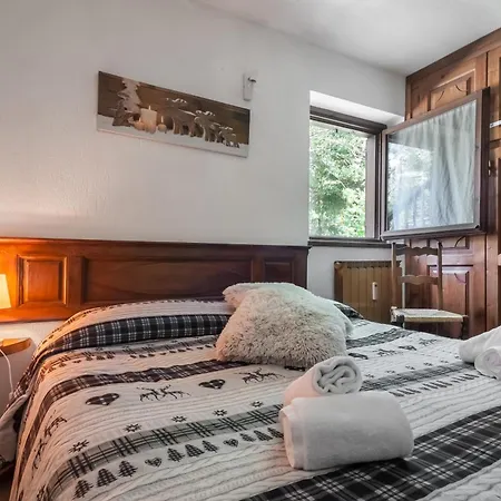 Parcheggio-camino-8pax - Immerso Nella Natura Курмайор