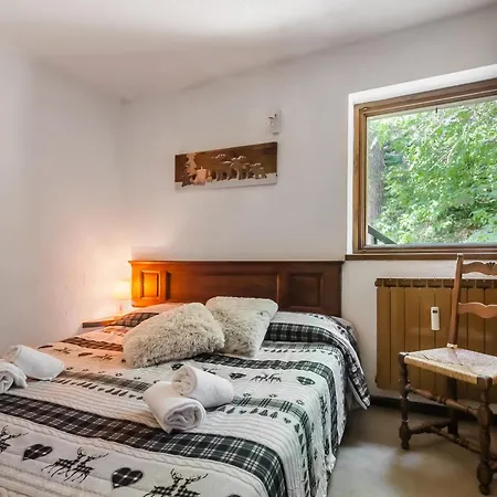 Parcheggio-camino-8pax - Immerso Nella Natura *