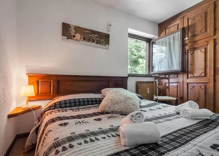 Parcheggio-camino-8pax - Immerso Nella Natura 쿠르마예